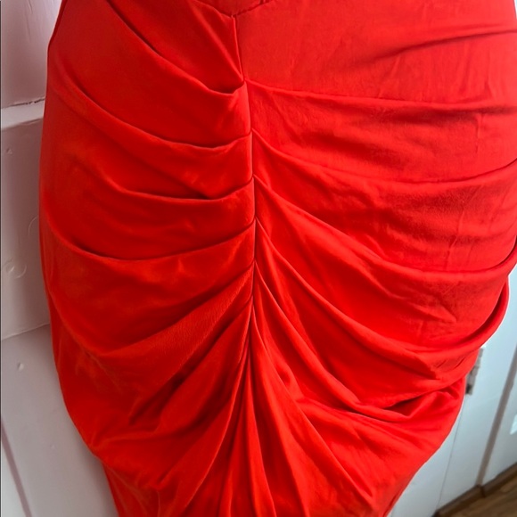 Elegant Red Ruched Dress - Picture 4 of 4